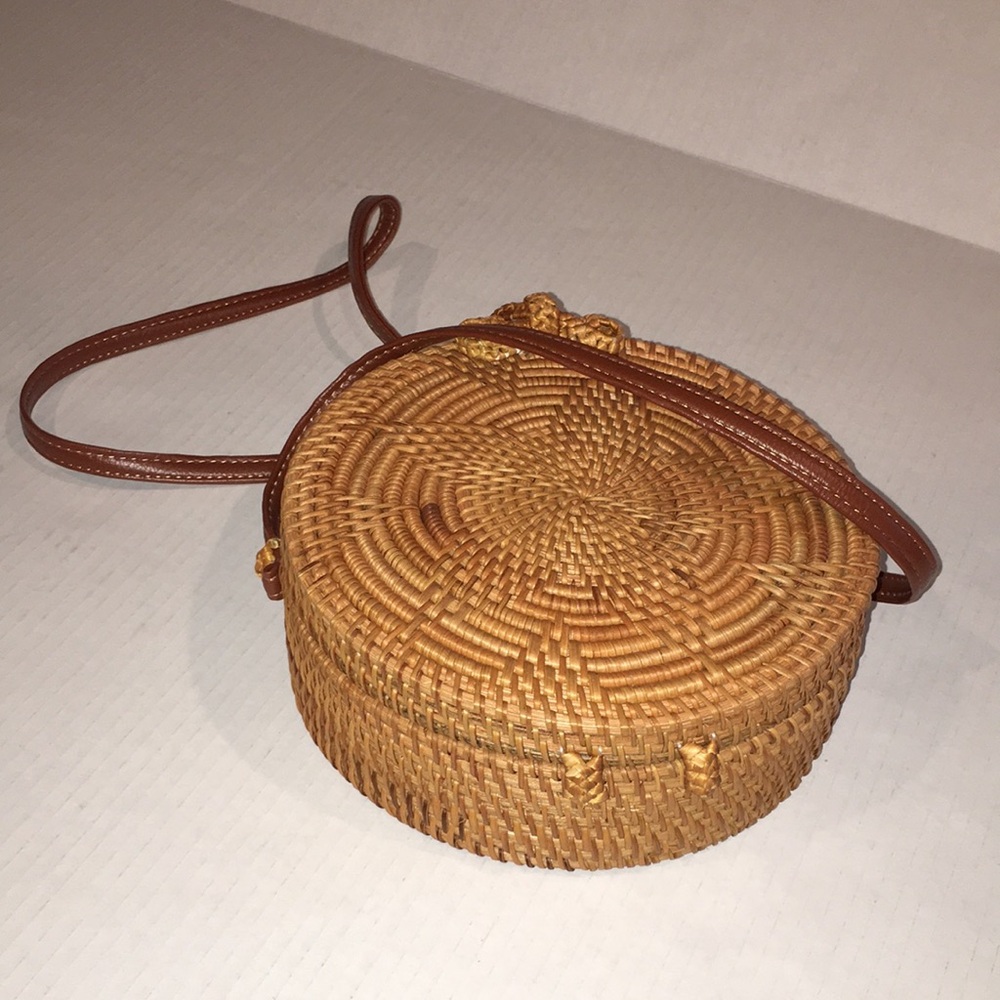 Round Boho Style Purse - Picture 5 of 5